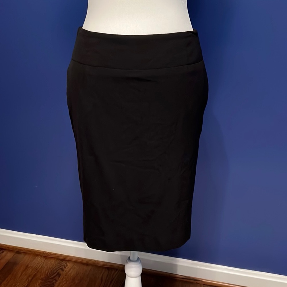 Banana Republic black pencil skirt with pockets